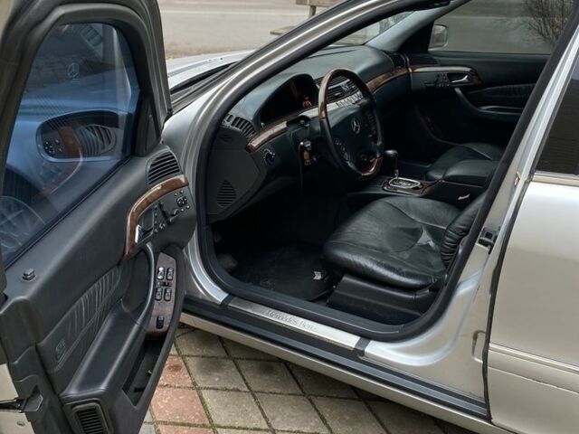 Серый Мерседес 220, объемом двигателя 3.2 л и пробегом 350 тыс. км за 4699 $, фото 8 на Automoto.ua