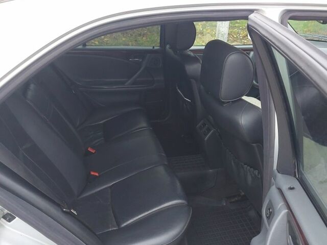 Серый Мерседес 220, объемом двигателя 2.1 л и пробегом 535 тыс. км за 2963 $, фото 10 на Automoto.ua