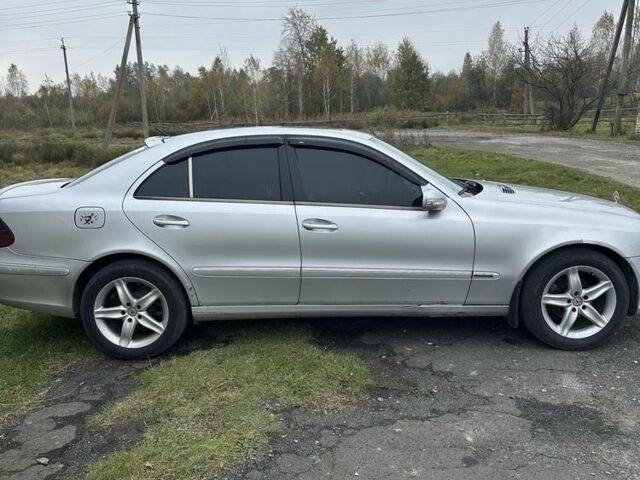 Серый Мерседес 220, объемом двигателя 2.1 л и пробегом 3 тыс. км за 4400 $, фото 3 на Automoto.ua