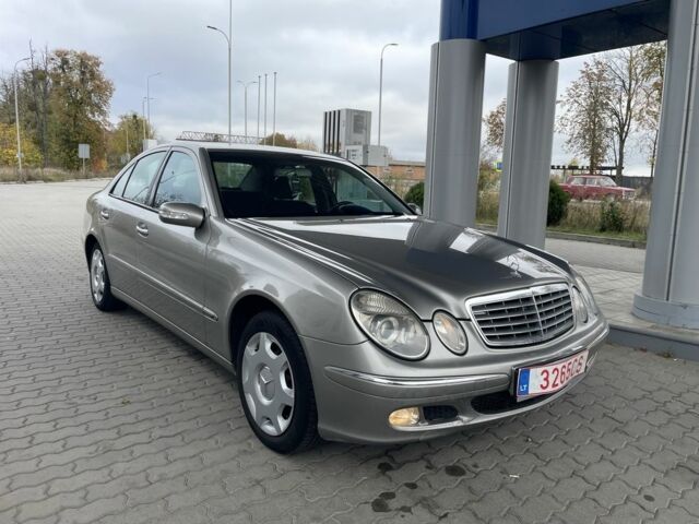 Сірий Мерседес 220, об'ємом двигуна 2.2 л та пробігом 300 тис. км за 3100 $, фото 9 на Automoto.ua