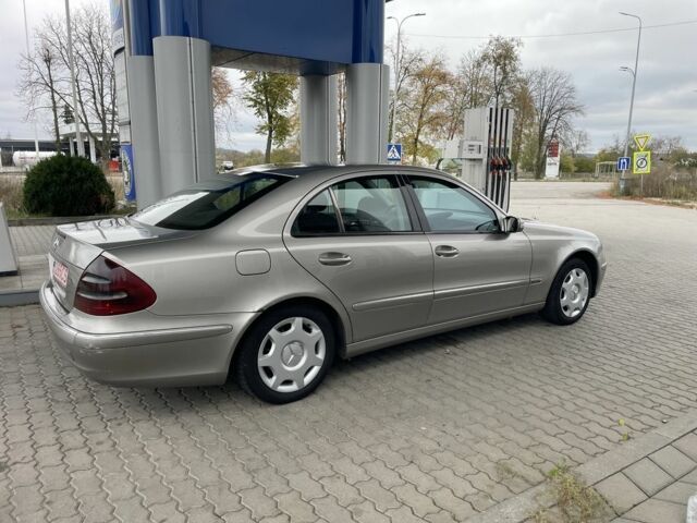 Сірий Мерседес 220, об'ємом двигуна 2.2 л та пробігом 300 тис. км за 3100 $, фото 6 на Automoto.ua