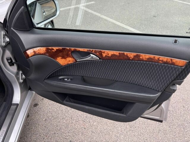 Серый Мерседес 220, объемом двигателя 2.1 л и пробегом 361 тыс. км за 7000 $, фото 16 на Automoto.ua