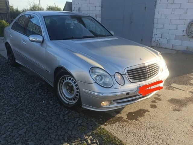 Серый Мерседес 220, объемом двигателя 2.2 л и пробегом 315 тыс. км за 2620 $, фото 3 на Automoto.ua
