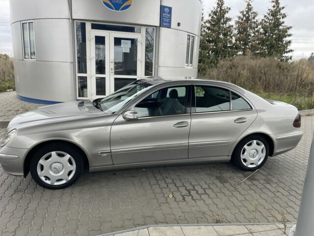 Сірий Мерседес 220, об'ємом двигуна 2.2 л та пробігом 300 тис. км за 3100 $, фото 2 на Automoto.ua