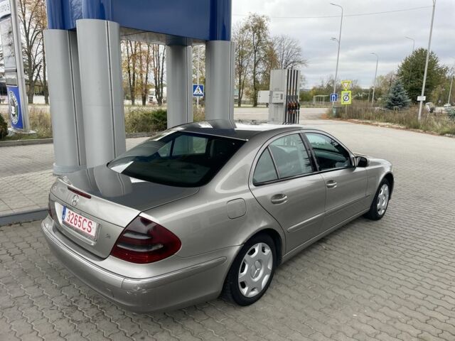 Сірий Мерседес 220, об'ємом двигуна 2.2 л та пробігом 300 тис. км за 3100 $, фото 7 на Automoto.ua