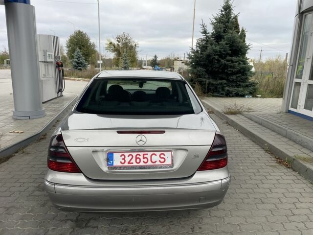 Сірий Мерседес 220, об'ємом двигуна 2.2 л та пробігом 300 тис. км за 3100 $, фото 5 на Automoto.ua