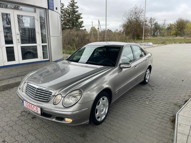 Сірий Мерседес 220, об'ємом двигуна 2.2 л та пробігом 300 тис. км за 3100 $, фото 3 на Automoto.ua