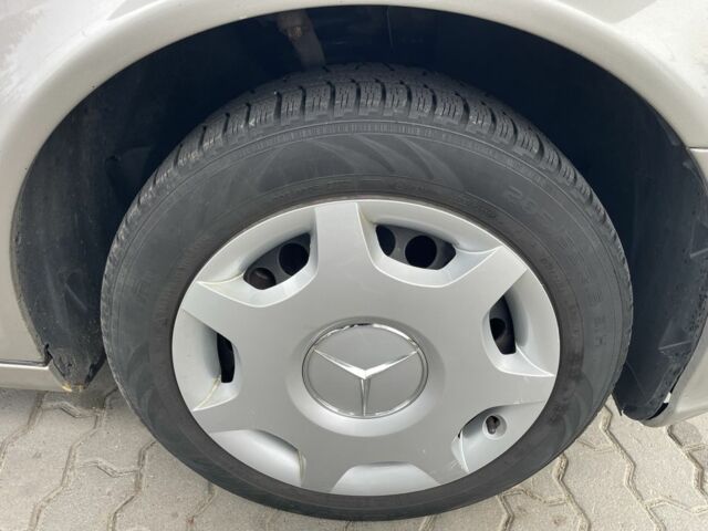 Сірий Мерседес 220, об'ємом двигуна 2.2 л та пробігом 300 тис. км за 3100 $, фото 18 на Automoto.ua