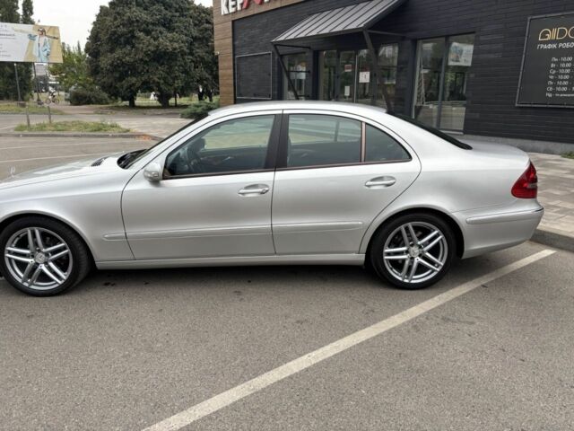 Серый Мерседес 220, объемом двигателя 2.1 л и пробегом 361 тыс. км за 7000 $, фото 5 на Automoto.ua