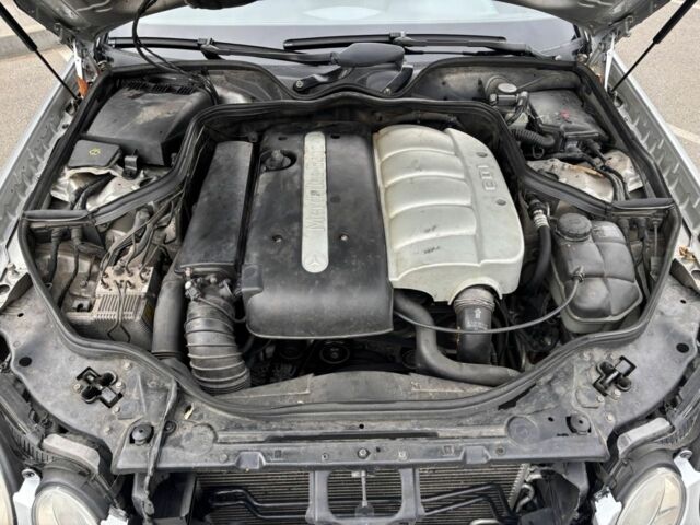 Серый Мерседес 220, объемом двигателя 2.1 л и пробегом 361 тыс. км за 7000 $, фото 10 на Automoto.ua