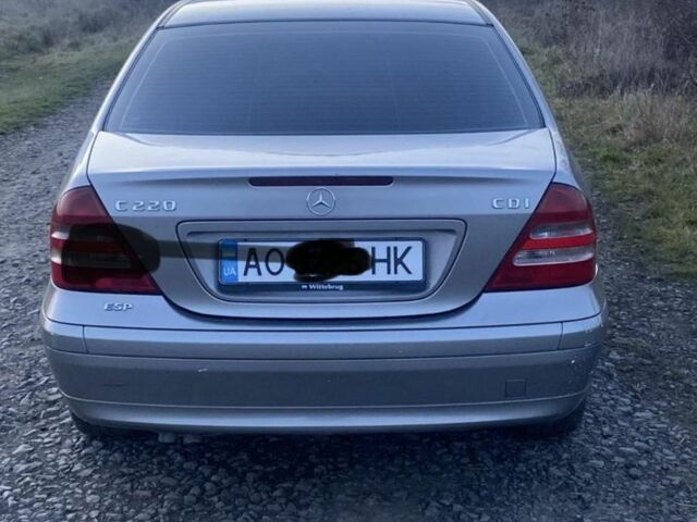 Серый Мерседес 220, объемом двигателя 2.2 л и пробегом 3 тыс. км за 4729 $, фото 1 на Automoto.ua