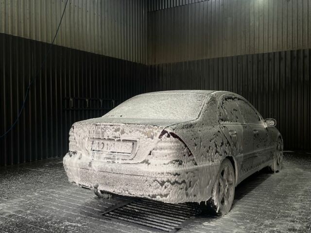 Сірий Мерседес 220, об'ємом двигуна 2.1 л та пробігом 364 тис. км за 3750 $, фото 3 на Automoto.ua