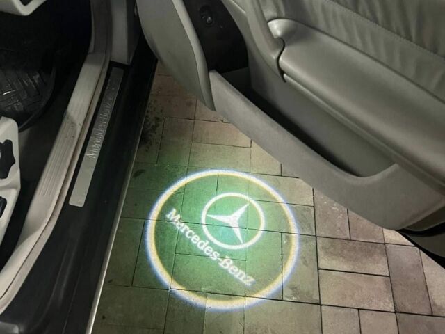 Серый Мерседес 220, объемом двигателя 2.2 л и пробегом 260 тыс. км за 2699 $, фото 8 на Automoto.ua