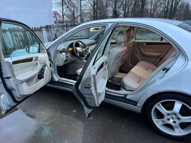 Серый Мерседес 220, объемом двигателя 2.2 л и пробегом 260 тыс. км за 2699 $, фото 12 на Automoto.ua