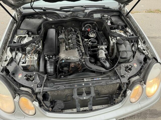 Серый Мерседес 220, объемом двигателя 2.7 л и пробегом 200 тыс. км за 3800 $, фото 5 на Automoto.ua