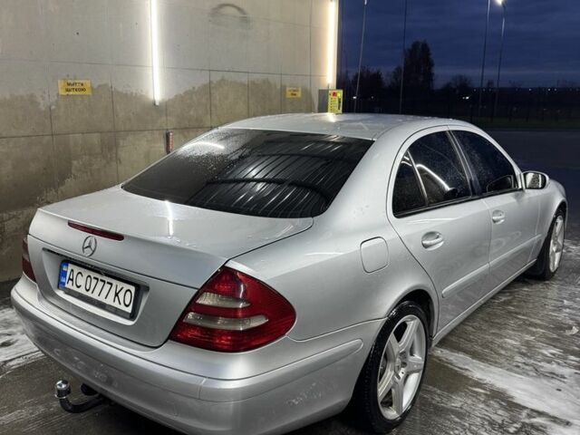 Серый Мерседес 220, объемом двигателя 2.1 л и пробегом 490 тыс. км за 6500 $, фото 2 на Automoto.ua