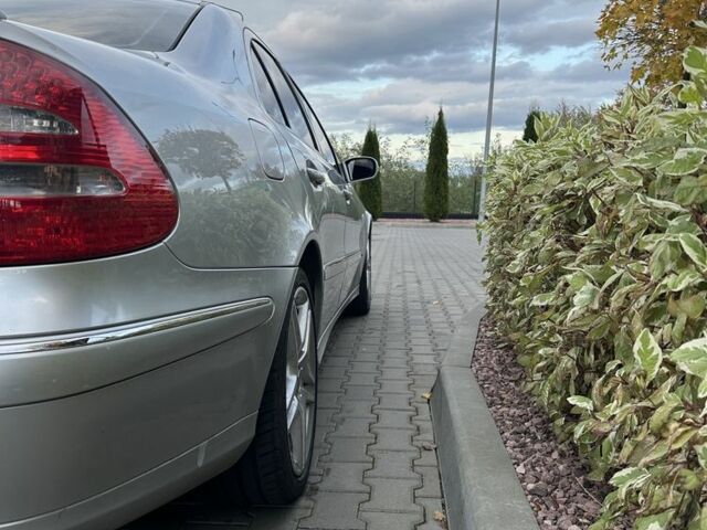 Серый Мерседес 220, объемом двигателя 2.1 л и пробегом 361 тыс. км за 8200 $, фото 3 на Automoto.ua