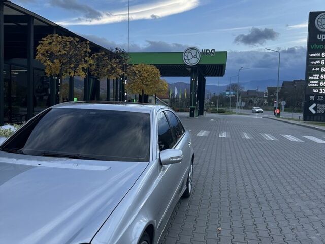 Серый Мерседес 220, объемом двигателя 2.1 л и пробегом 361 тыс. км за 8200 $, фото 8 на Automoto.ua