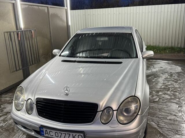 Серый Мерседес 220, объемом двигателя 2.1 л и пробегом 490 тыс. км за 6500 $, фото 4 на Automoto.ua