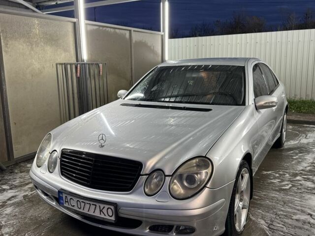 Серый Мерседес 220, объемом двигателя 2.1 л и пробегом 490 тыс. км за 6500 $, фото 5 на Automoto.ua