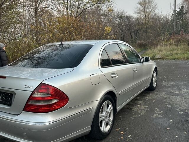 Серый Мерседес 220, объемом двигателя 2.2 л и пробегом 311 тыс. км за 3420 $, фото 2 на Automoto.ua