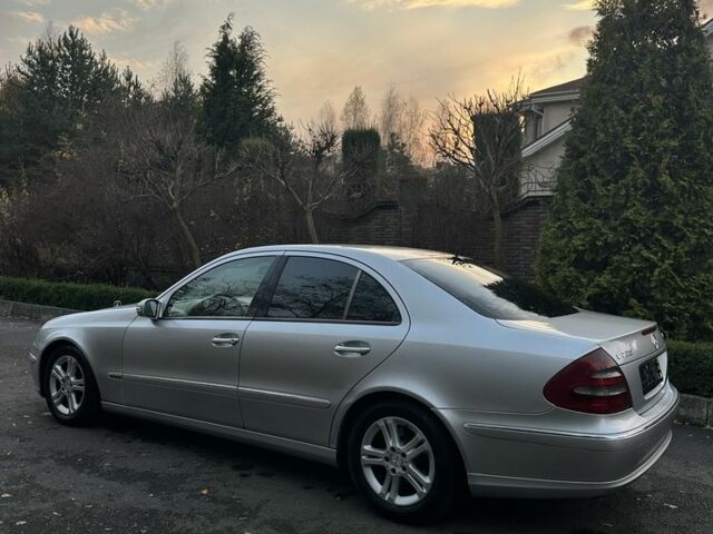 Серый Мерседес 220, объемом двигателя 2.2 л и пробегом 311 тыс. км за 3420 $, фото 3 на Automoto.ua