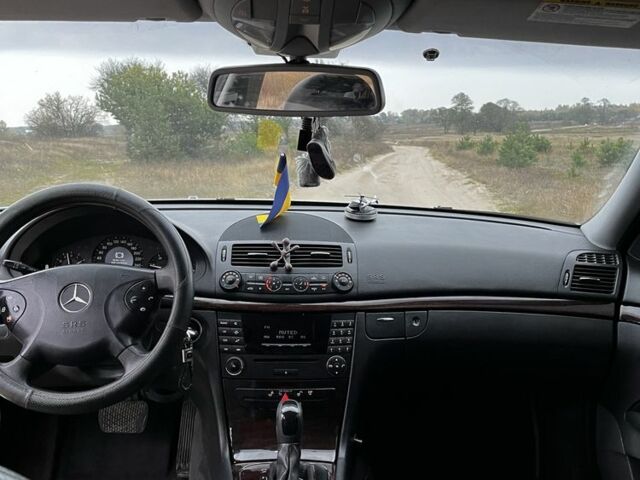 Серый Мерседес 220, объемом двигателя 2.1 л и пробегом 293 тыс. км за 7100 $, фото 8 на Automoto.ua