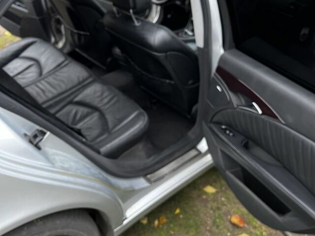 Серый Мерседес 220, объемом двигателя 2.1 л и пробегом 293 тыс. км за 7100 $, фото 12 на Automoto.ua