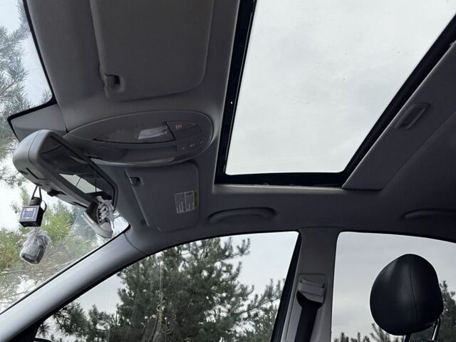 Серый Мерседес 220, объемом двигателя 2.1 л и пробегом 293 тыс. км за 7100 $, фото 2 на Automoto.ua