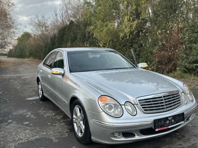 Серый Мерседес 220, объемом двигателя 2.2 л и пробегом 311 тыс. км за 3420 $, фото 7 на Automoto.ua