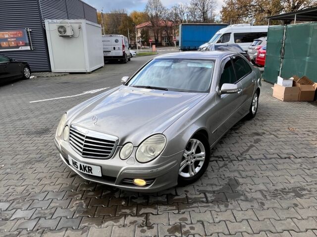 Серый Мерседес 220, объемом двигателя 2.2 л и пробегом 130 тыс. км за 3600 $, фото 2 на Automoto.ua