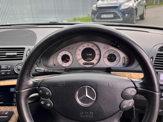 Серый Мерседес 220, объемом двигателя 2.2 л и пробегом 130 тыс. км за 3600 $, фото 7 на Automoto.ua