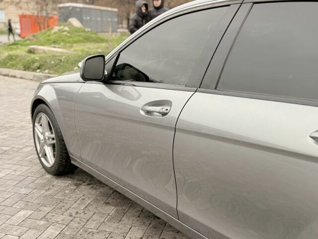 Серый Мерседес 220, объемом двигателя 2.1 л и пробегом 256 тыс. км за 5600 $, фото 17 на Automoto.ua