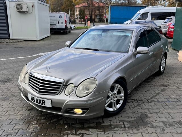 Серый Мерседес 220, объемом двигателя 2.2 л и пробегом 130 тыс. км за 3600 $, фото 4 на Automoto.ua