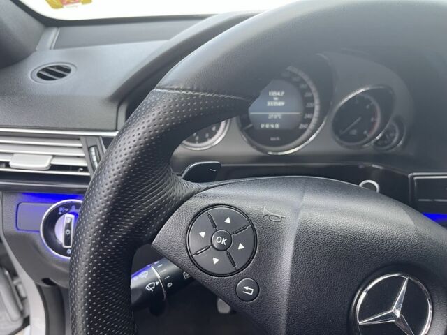 Серый Мерседес 220, объемом двигателя 2.1 л и пробегом 320 тыс. км за 10000 $, фото 10 на Automoto.ua