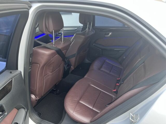 Серый Мерседес 220, объемом двигателя 2.1 л и пробегом 320 тыс. км за 10000 $, фото 12 на Automoto.ua