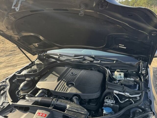 Серый Мерседес 220, объемом двигателя 2.1 л и пробегом 315 тыс. км за 9000 $, фото 7 на Automoto.ua