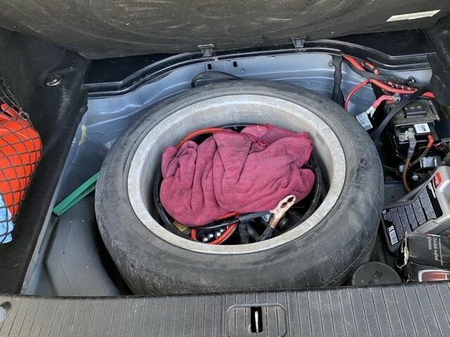 Серый Мерседес 220, объемом двигателя 2.1 л и пробегом 290 тыс. км за 10500 $, фото 7 на Automoto.ua