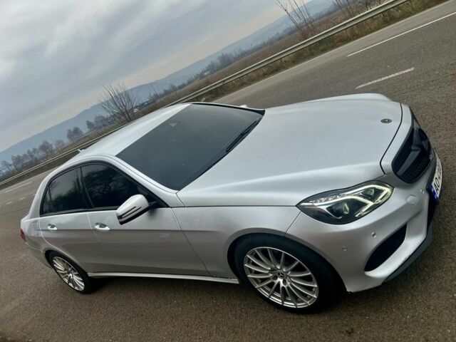 Серый Мерседес 220, объемом двигателя 2.1 л и пробегом 300 тыс. км за 18000 $, фото 1 на Automoto.ua