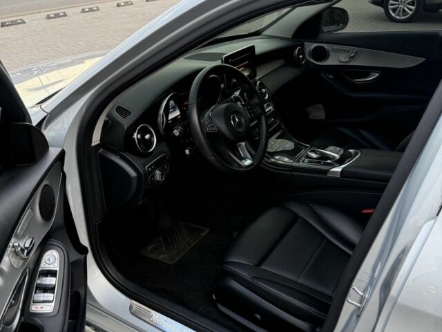 Сірий Мерседес 220, об'ємом двигуна 2.1 л та пробігом 188 тис. км за 23500 $, фото 23 на Automoto.ua