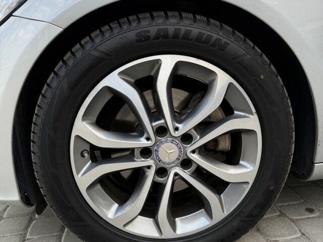 Сірий Мерседес 220, об'ємом двигуна 2.1 л та пробігом 188 тис. км за 23500 $, фото 15 на Automoto.ua