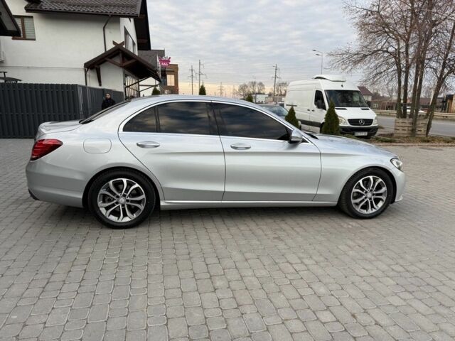 Сірий Мерседес 220, об'ємом двигуна 2.1 л та пробігом 188 тис. км за 23500 $, фото 19 на Automoto.ua