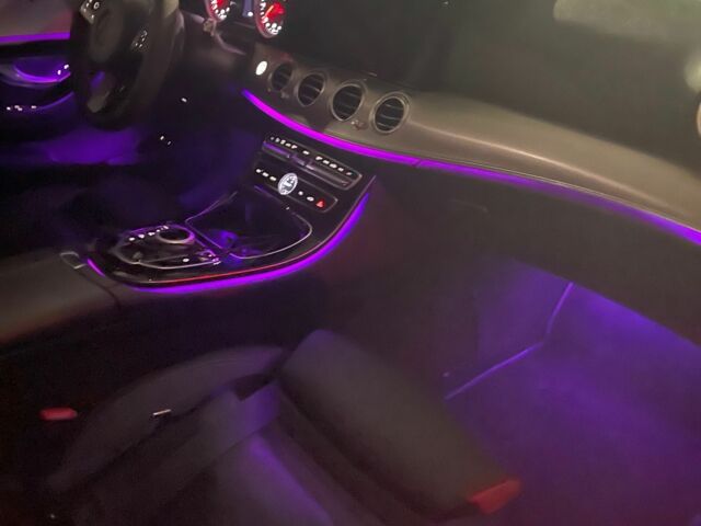 Серый Мерседес 220, объемом двигателя 2 л и пробегом 118 тыс. км за 19800 $, фото 10 на Automoto.ua