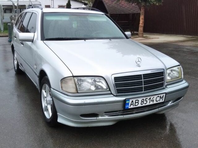 Серый Мерседес 220, объемом двигателя 2.1 л и пробегом 438 тыс. км за 3000 $, фото 3 на Automoto.ua