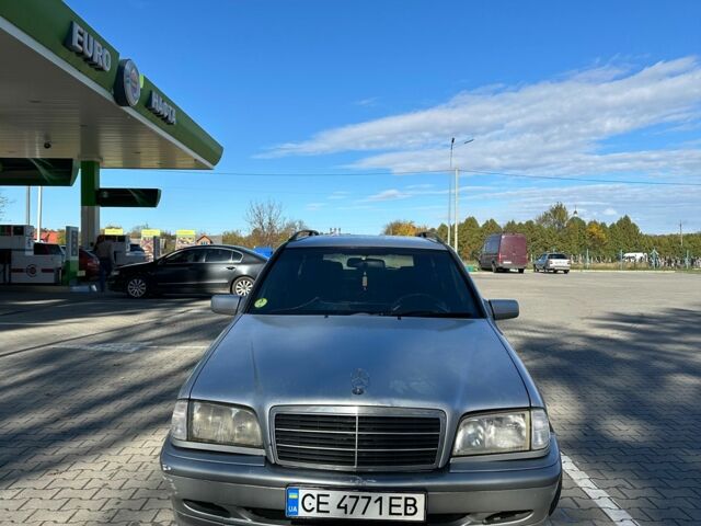 Серый Мерседес 220, объемом двигателя 2.2 л и пробегом 330 тыс. км за 2400 $, фото 2 на Automoto.ua