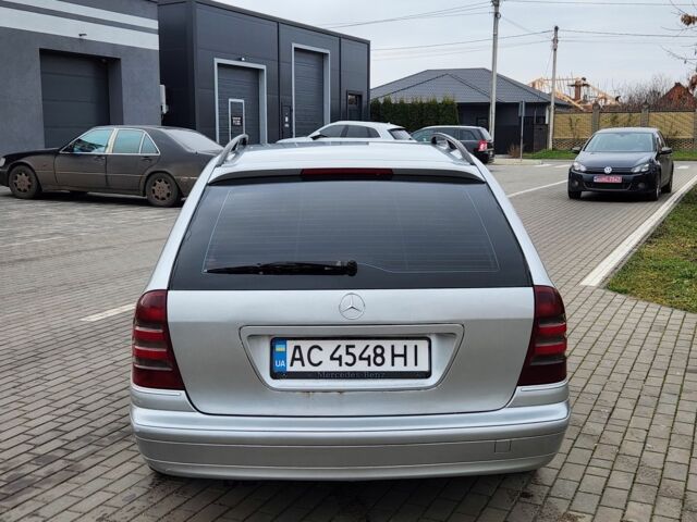 Серый Мерседес 220, объемом двигателя 2.1 л и пробегом 356 тыс. км за 3550 $, фото 8 на Automoto.ua