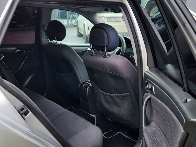 Серый Мерседес 220, объемом двигателя 2.1 л и пробегом 356 тыс. км за 3550 $, фото 21 на Automoto.ua