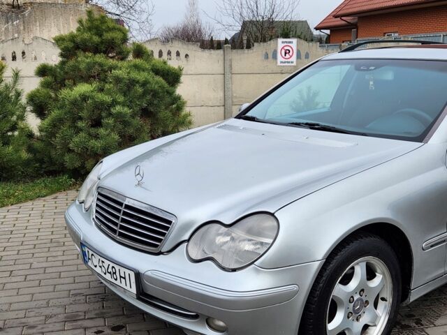 Серый Мерседес 220, объемом двигателя 2.1 л и пробегом 356 тыс. км за 3550 $, фото 13 на Automoto.ua