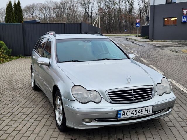 Серый Мерседес 220, объемом двигателя 2.1 л и пробегом 356 тыс. км за 3550 $, фото 3 на Automoto.ua