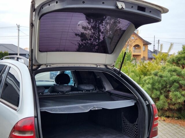 Серый Мерседес 220, объемом двигателя 2.1 л и пробегом 356 тыс. км за 3550 $, фото 20 на Automoto.ua